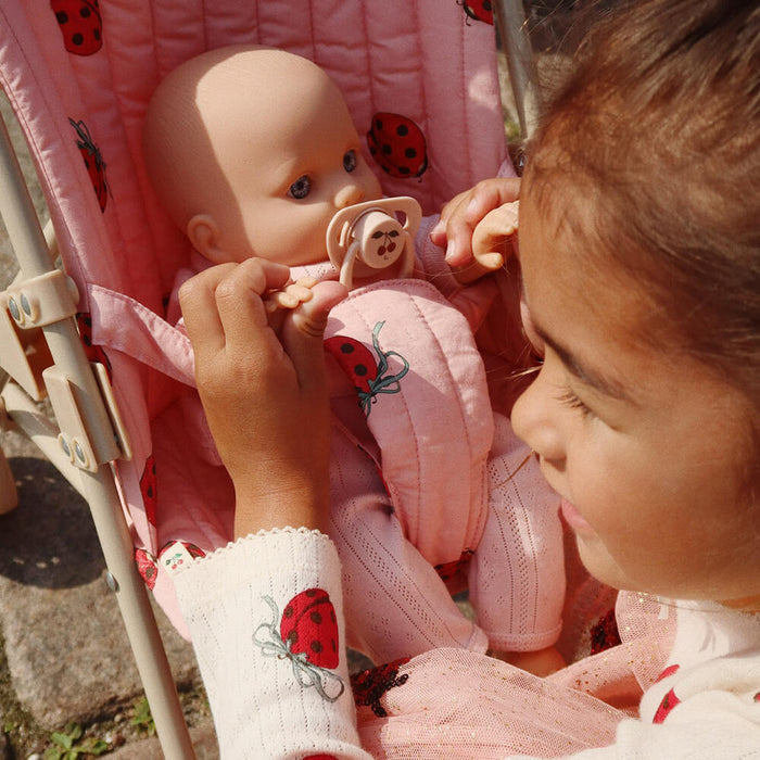 Doll - Puppe mit Tragetasche von Konges Slojd kaufen - Baby, Spielzeug, Geschenke, Babykleidung & mehr