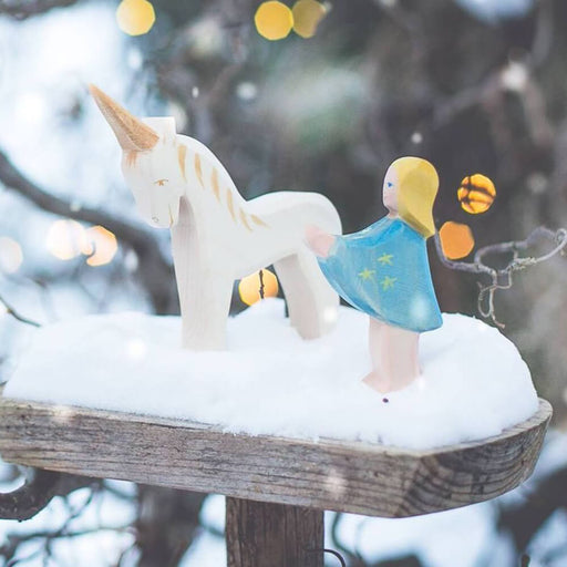 Einhorn aus Holz von Ostheimer kaufen - Spielfigur, Babykleidung & mehr