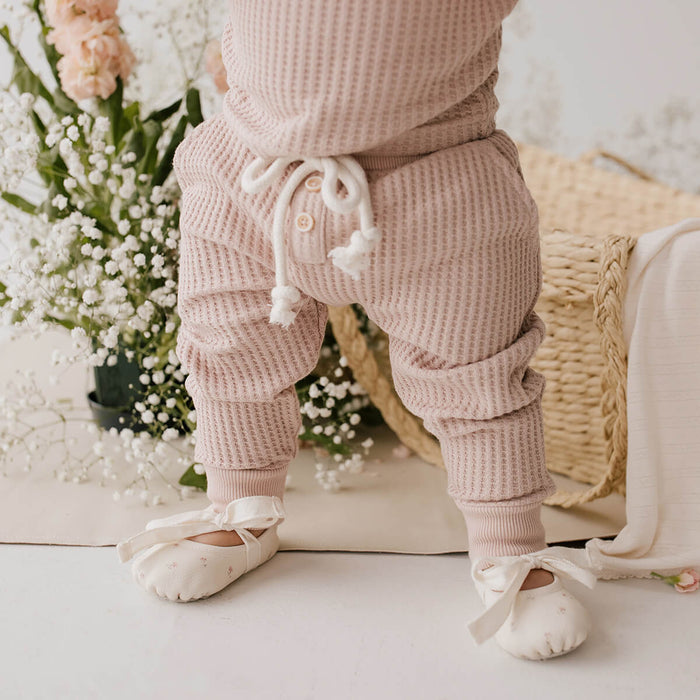 Organic Cotton Waffle Pant - Modell: Oliver - In the Meadow Kollektion