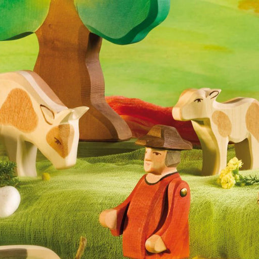 Kalb braun stehend aus Holz von Ostheimer kaufen - Spielfigur, Babykleidung & mehr