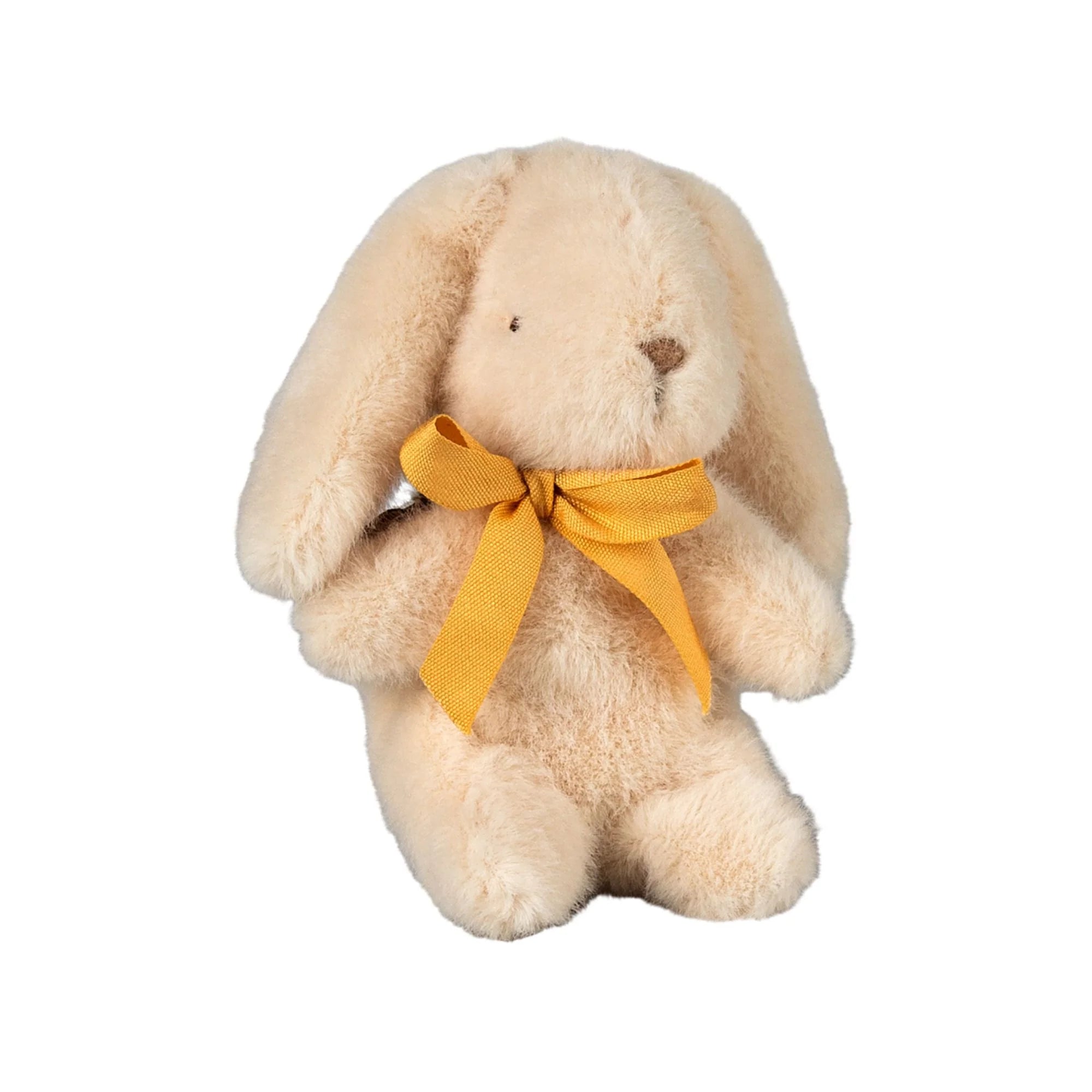 Flauschiger Kuschelhase in Beige mit einer leuchtend gelben Schleife – eine liebevolle und weiche Geschenkidee für das Osternest von Liberty Kids.
