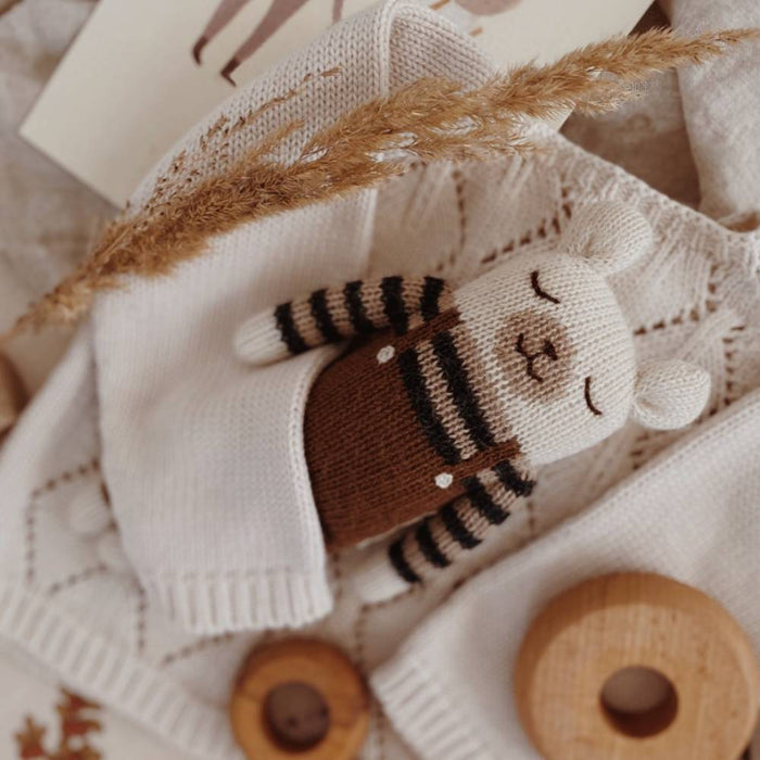 Polar Bear Kuscheltier für Babys Getrickt aus Alpaka Wolle von Main Sauvage kaufen - Baby, Spielzeug, Geschenke, Babykleidung & mehr