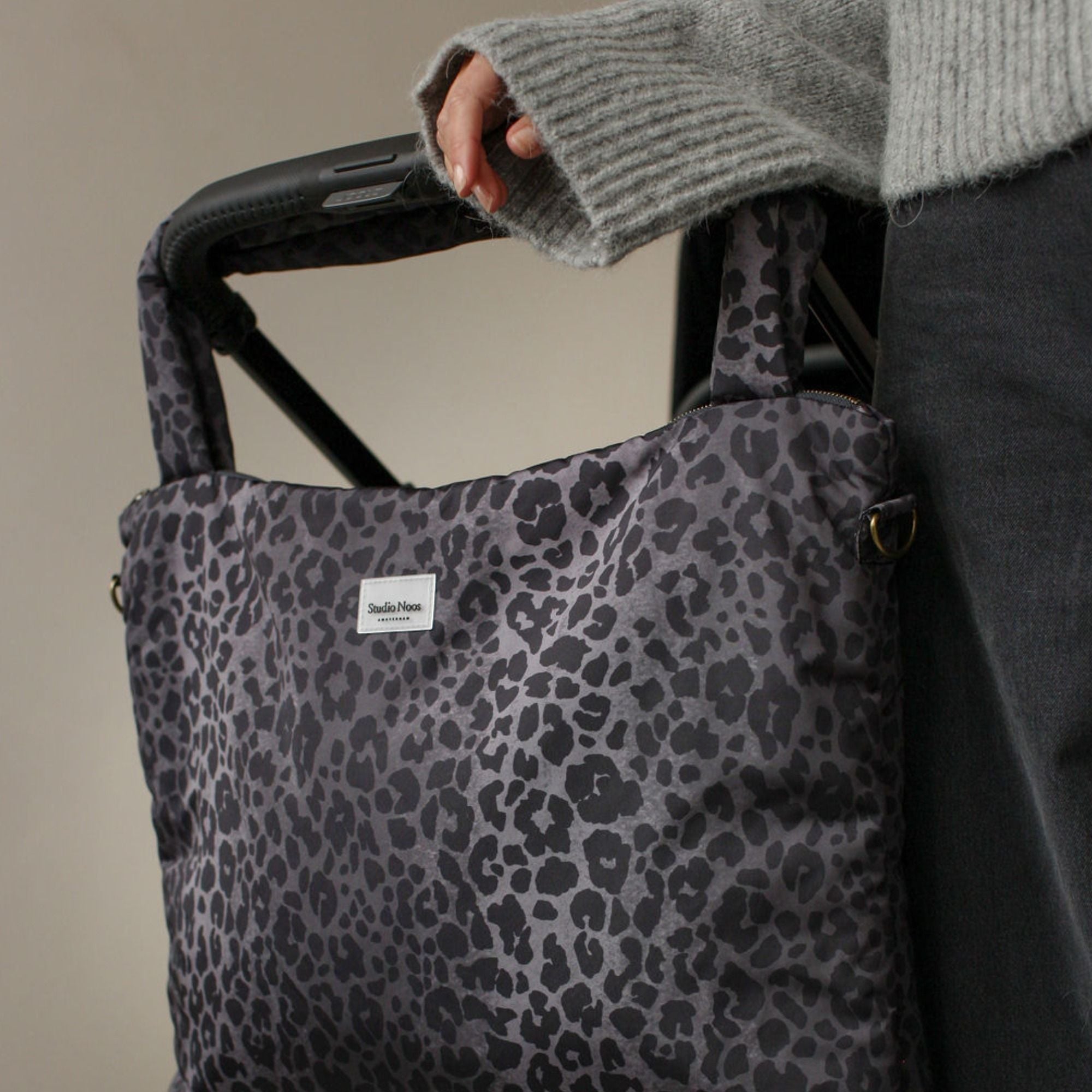 Puffy Diaper Bag - Wickeltasche von Studio Noos kaufen - Mama, Alltagshelfer, Geschenke, Babykleidung & mehr