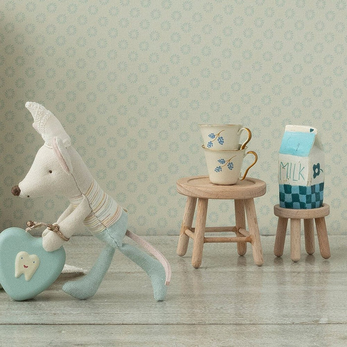 Tisch und Hocker Set für Maus von Maileg kaufen - Spielzeug, Babykleidung & mehr
