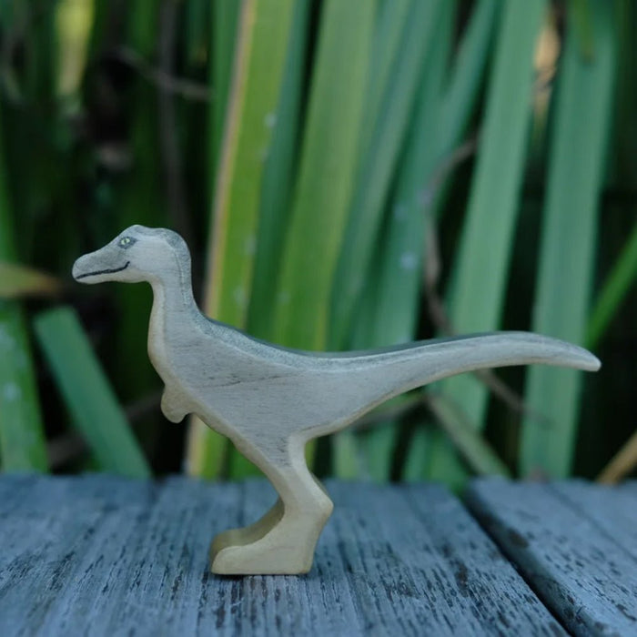 Velociraptor aus Holz von HolzWald kaufen - Spielfigur, Babykleidung & mehr