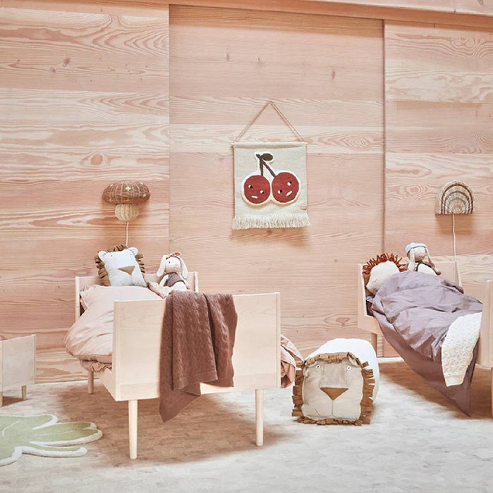 Cherry On Top Wall Rug - Wandteppich Kirschen von OYOY kaufen - Kinderzimmer, Geschenke, Babykleidung & mehr
