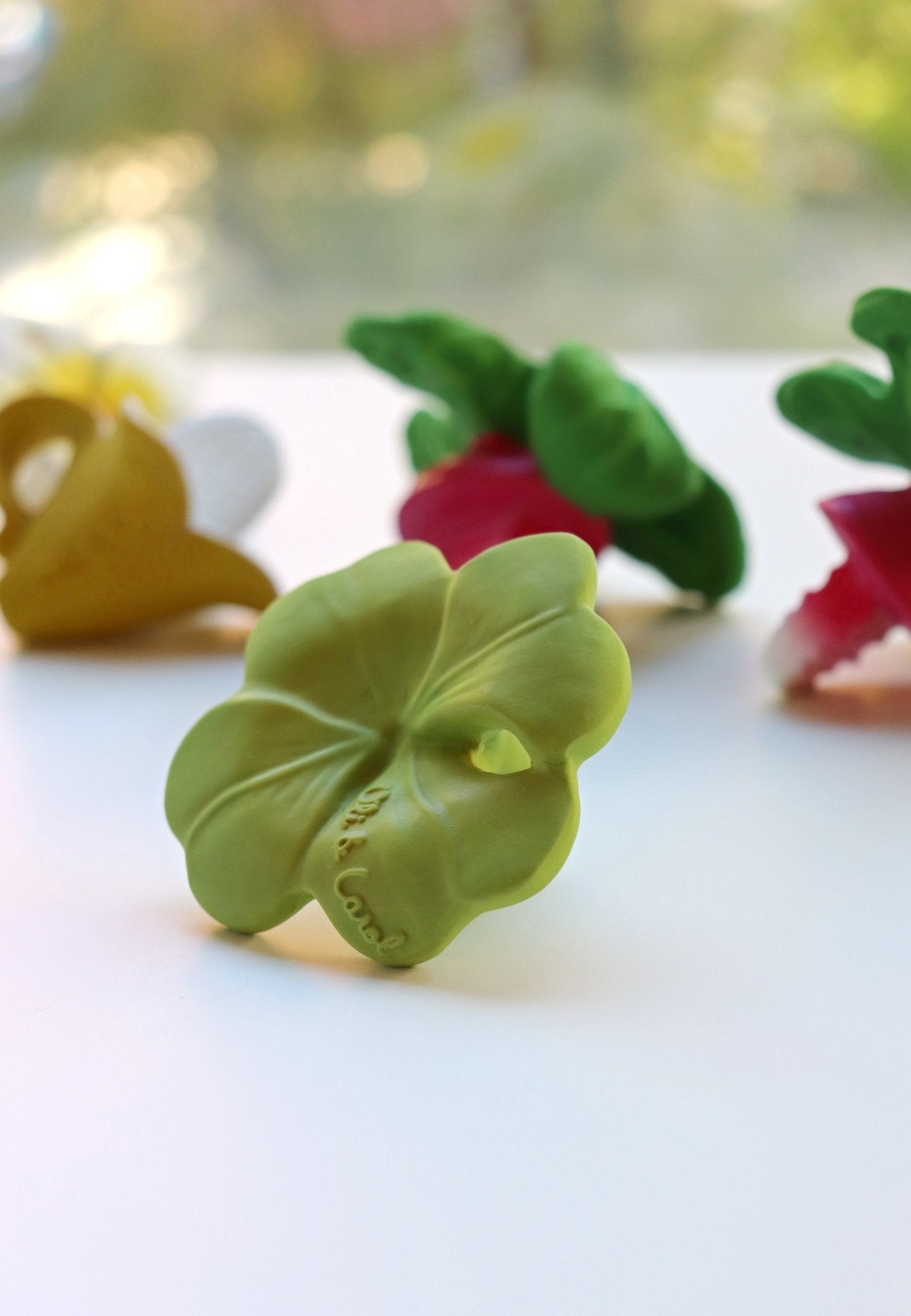 Chewy to go - Eli the Clover von Oli&Carol kaufen - Spielzeug, Babykleidung & mehr