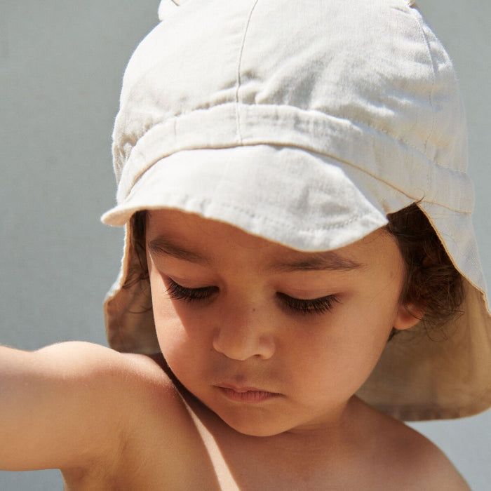 Gorm Seersucker Sonnenhut mit Nackenschutz von Liewood kaufen - Kleidung, Geschenke, Babykleidung & mehr