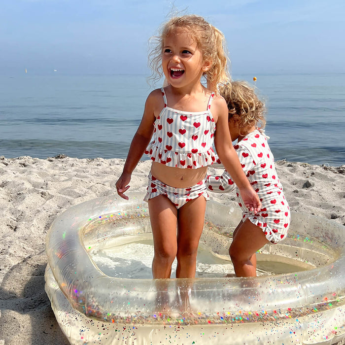 Heart Pool - Herz Planschbecken Transparent mit Glitzer von Konges Slojd kaufen - Spielzeug, Babykleidung & mehr