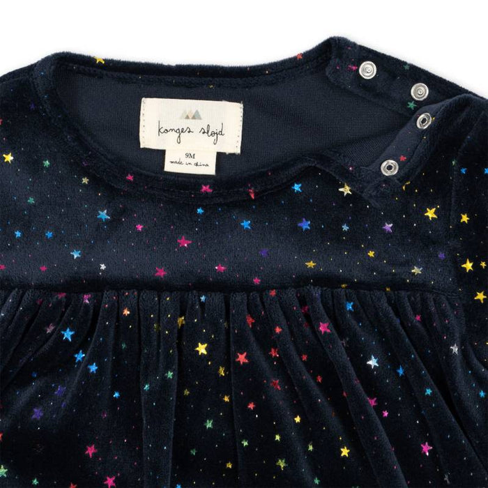 Jingle Glitter Romper Dress - Samtkleid mit Body und Glitzerprint aus recyceltem Polyester von Konges Slojd kaufen - Kleidung, Babykleidung & mehr