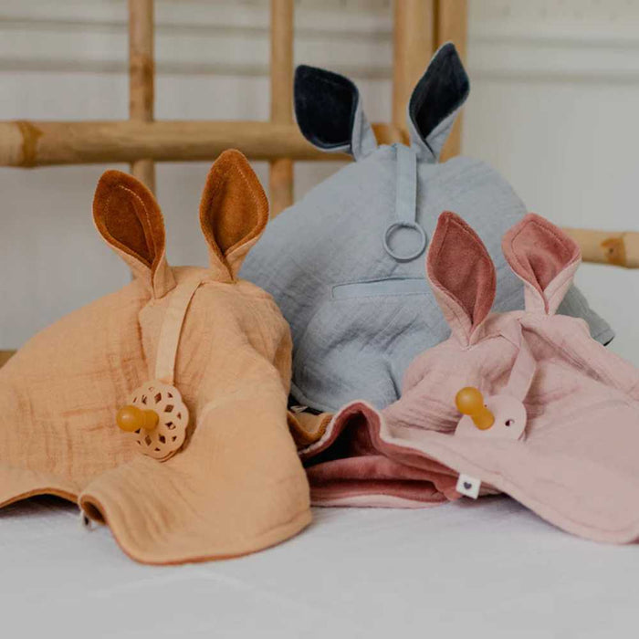 Kangaroo Kuscheltuch aus Bio-Baumwolle von Bibs kaufen - Baby, Geschenke, Babykleidung & mehr
