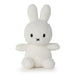 Miffy Sitting Tiny Teddy aus 100% recyceltem Polyester von Miffy kaufen - Baby, Spielzeug, Geschenke, Babykleidung & mehr