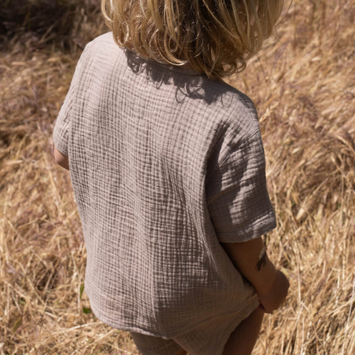 Olive Shirt - Kurzarm Shirt Musselin aus 100% Bio-Baumwolle von Konges Slojd kaufen - Kleidung, Babykleidung & mehr