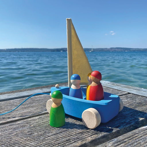 Strandsegler - Holzboot mit Figuren von Grimm´s kaufen - Spielzeug, Geschenke, Babykleidung & mehr