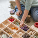 Tinker Tray Setzkasten/Aufbawahrungsbox aus nachhaltigem PEFC Holz von Grapat kaufen - Spielzeug, Babykleidung & mehr