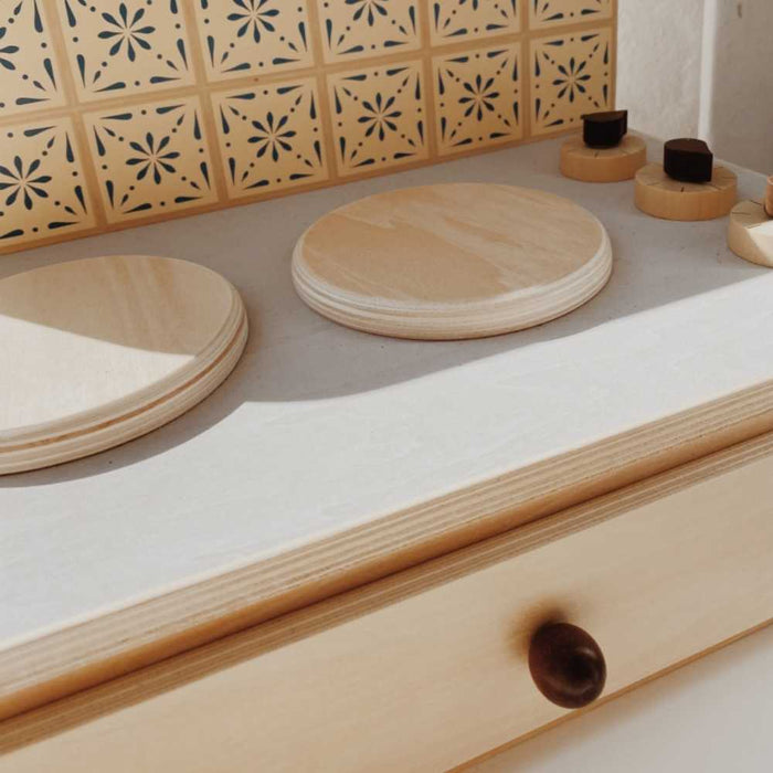 Wooden Table Kitchen - Spielküche aus 100% FSC Holz von Konges Slojd kaufen - Spielzeug, Kinderzimmer, Babykleidung & mehr